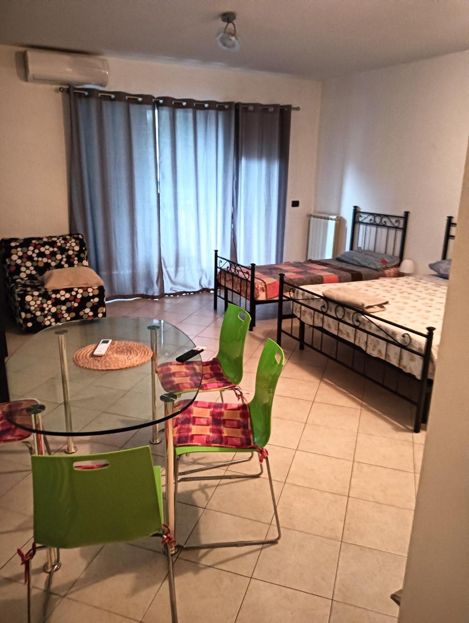 Airport Alexander Apartman Genova Szoba fotó